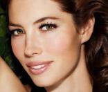 Jessica Biel ambassadrice pour la marque Revlon