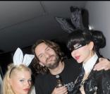 Frédéric Beigbeder et Ora Ito à la soirée PLayboy