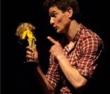 Lionel Erdogan joue dans Oh Boy !, adaptation théâtrale du roman de Marie-Aude Murail, écrite par Cathy  Verlaguet et mise en scène par Olivier Letellier.
