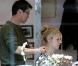 L'actrice Claire Danes se laisse aller entre les mains d'un maître masseur... 