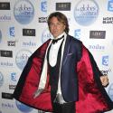 Roberto Alagna profite de sa tournée pour faire couler le champagne à flots !