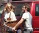 Kate Hudson et son fils Ryder, 6 ans, se promènent dans Soho le 30 avril 2010. Ryder est un pro de la trottinette ! Entrés dans une boutique de guitares avec un ami de Kate les mains vides, ils en ressortent avec trois guitares !  