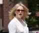 Kate Hudson et son fils Ryder, 6 ans, se promènent dans Soho le 30 avril 2010. Ryder est un pro de la trottinette !  