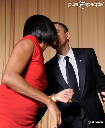 Michelle Obama et son époux en plein élan d'amour lors du gala de la presse le 1er mai à Washington.