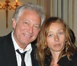 Laurent Boyer et Sylvie Testud, lors de la remise du 10e Prix Ciné Roman Carte Noire, dans l'enceinte du Plaza Athénée, à Paris, le 3 mai 2010.