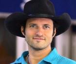 Robert Rodriguez nous rpoposera bientôt son <i>Machete</i>.