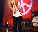 Avril Lavigne a performé, à l'hôtel Hyatt Plaza de Los Angeles pour la 17e  soirée Race to Erase MS, vendredi 7 mai.