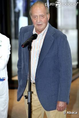 Le roi d'Espagne Juan Carlos à sa sortie d'hôpital à Barcelone, le 11 mai 2010 !