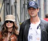 Fergie en compagnie de son mari Josh Duhamel et de son groupe les Black Eyed Peas dans les rues de Milan le 13 mai 2010