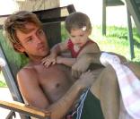 Larry Birkhead et Dannielynn, la fille d'Anna Nicole Smith, à Hawaï, le 25 septembre 2007 !