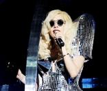 Lady GaGa programme une nouvelle date française de son  Monster Ball Tour 2010 , le 22 octobre prochain.
