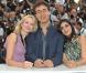 Doug Liman entouré de Naomi Watts et Liraz Charhi lors du photocall du film Fair Game durant le festival de Cannes le 20 mai 2010