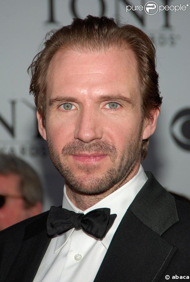 Ralph Fiennes - Photo Colection