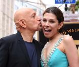 Ben Kingsley reçoit son étoile sur le Walk Of Fame, à Los Angeles, le 27 mai 2010. Avec sa femme Daniela Lavender. 