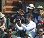 Mélanie Thierry et Raphaël assistent aux demi-finales messieurs de Roland-Garros avec Gaspard Ulliel et sa compagne Jordane, le 4 juin 2010