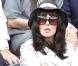 Roland-Garros 2010 - Isabelle Adjani : une supportrice discrète, non loin de Claire Chazal et la reine Sofia !