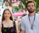 Mira Sorvino et son époux dans les rues de New York le 12 juin 2010