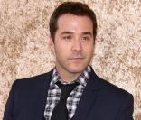 Jeremy Piven, à l'occasion de l'avant-première de la nouvelle saison de la série  Entourage , aux Paramount Pictures Studios d'Hollywood, à Los Angeles, le 16 juin 2010.