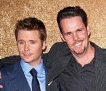 Kevin Connolly et Kevin Dillon, à l'occasion de l'avant-première de la nouvelle saison de la série  Entourage , aux Paramount Pictures Studios d'Hollywood, à Los Angeles, le 16 juin 2010.