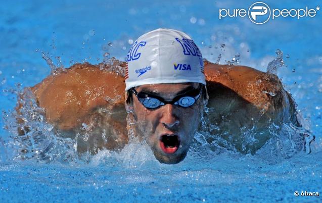 Michael Phelps, lors du 200m papillon, à l'occasion de l'Open EDF, qui se tient au Lagardère Club de Paris, le 26 juin 2010. 