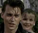 Amy Locane avec Johnny Depp dans le film Cry-Baby de John Waters en 1990 