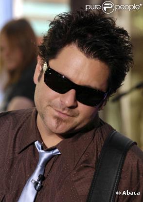 Jay DeMarcus, de Rascal Flatts, et sa femme Allison Alderson, ancienne miss Tennessee, attendent leur premier enfant pour janvier 2011