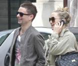Kate Hudson et Matthew Bellamy amoureux à Paris, le 13 juin 2010.