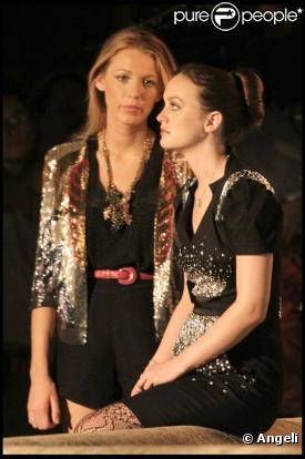 Leighton Meester et Blake Lively sur le tournage parisien de Gossip Girl, le 8 juillet 2010