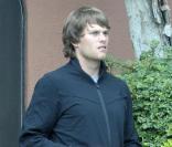 Gisele Bündchen et Tom Brady emmènent leur fils Benjamin chez le pédiatre, à Santa Monica, le 12 juillet 2010