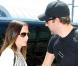 Emily Blunt et John Krasinski à l'aéroport de LAX, à Los Angeles, le 13 février 2010.