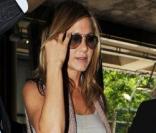  Jennifer Aniston à l'aéroport d'Heathrow à Londres le 20 juillet 2010 