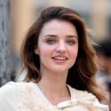Miranda Kerr : De retour de sa lune de miel, elle dévoile encore ses atouts !