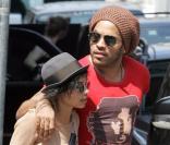 Lenny Kravitz et sa fille Zoe Kravitz se promènent à New York