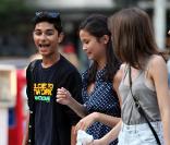 Mark Indelicato et ses meilleures amies dans les rues de New York