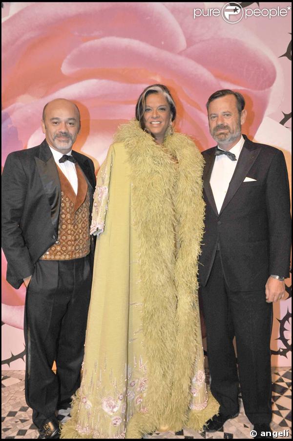 Le Bal de la Rose 2008 : Betty Lagardère entourée par l'artiste de la chaussure Christian Louboutin et le paysagiste de génie, Louis Benech
