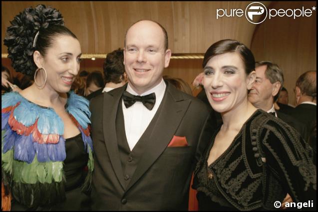 Le Bal de la Rose 2008 : Le Prince Albert entouré de Rossy de Palma et de la danseuse Blanca Li