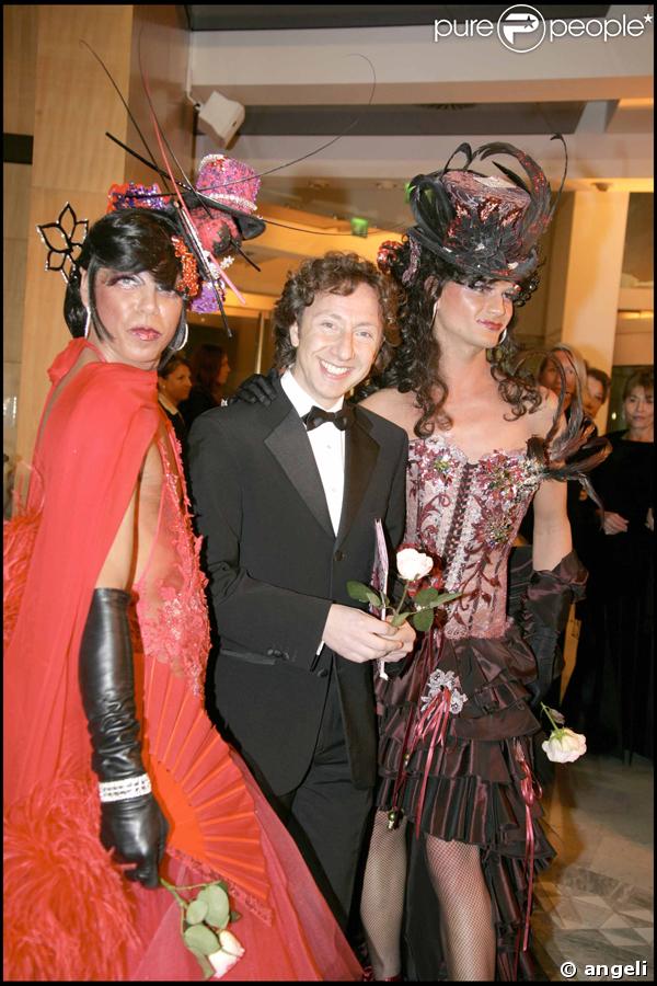 Le Bal de la Rose 2008 : Stéphane Bern et venue avec sa fiancée et une amie !!!!!!