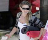 Ali Larter à la sortie de son cours de Yoga le 7 août 2010