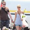 Tori Spelling, toujours maigre, savoure en famille les joies de... l'artisanat !