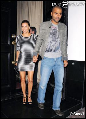 Eva Longoria et Tony Parker à la sortie du restaurant Beso le 9 août 2010 à Los Angeles