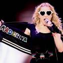 Madonna, élégante et comme rajeunie, a fêté ses 52 ans en avance ! Toujours pressée, la madone...