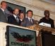 L'équipe du film Expendables a investi la bourse de New York le 19 août 2010 : Dolph Lundgren, Jason Statham, Sylvester Stallone et Terry Crews sonnent la cloche de l'ouverture des échanges 