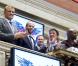 L'équipe du film Expendables a investi la bourse de New York le 19 août 2010 : Dolph Lundgren, Jason Statham, Sylvester Stallone et Terry Crews sonnent la cloche de l'ouverture des échanges 