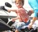 Matthew McConaughey : Son fils Levi, un an et demi et... déjà à moto !