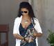 Camila Alves et son fils Levi sortent de chez le vétérinaire avec leur chat, dimanche 15 août à Malibu.