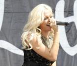 La sublime Pixie Lott se produit sur scène, dimanche 22 août, dans le cadre du V Festival, en Angleterre.  