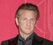 Sean Penn s'affiche dans un look aussi surprenant que... laid !
