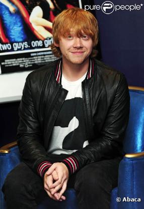 Rupert Grint lors d'une séance dédicaces pour promouvoir son dernier film Cherrybomb à l'Hotel Central de Londres le 23 août 2010