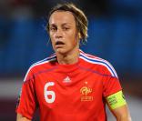 Le 25 août 2010, Adriana Karembeu, ambassadrice du foot féminin, assistaient en compagnie de son mari Christian, de Rama yade et de Fernand Duchaussoy à la victoire écrasante des Bleues sur la Serbie en éliminatoires du Mondial 2011.