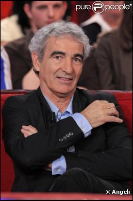 Raymond Domenech devrait participer à des tournois de poker en ligne grâce à un partenariat avec le site de jeux en ligne Bwin.